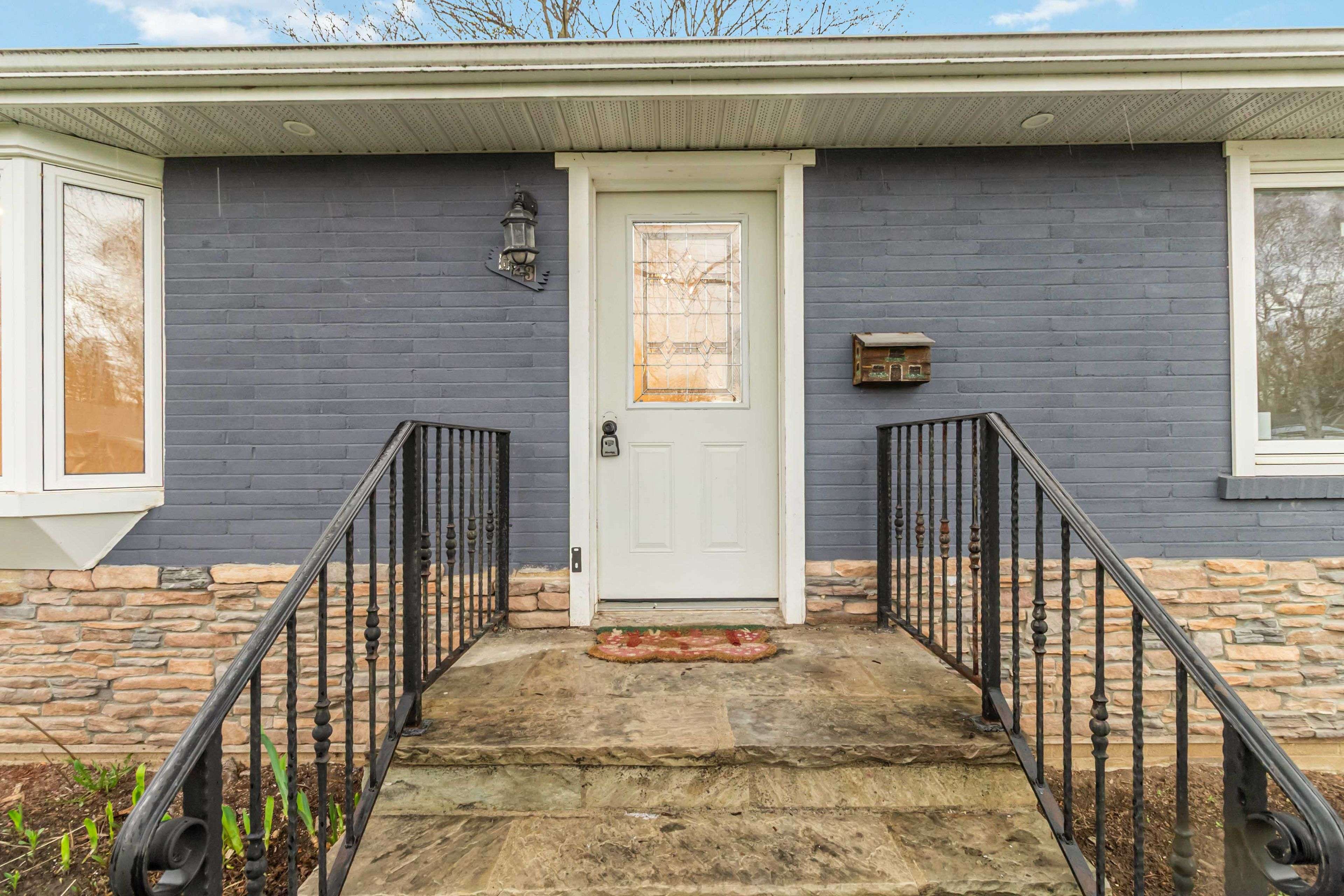 623 WICKENS AVE, Burlington, ON L7T 3T1