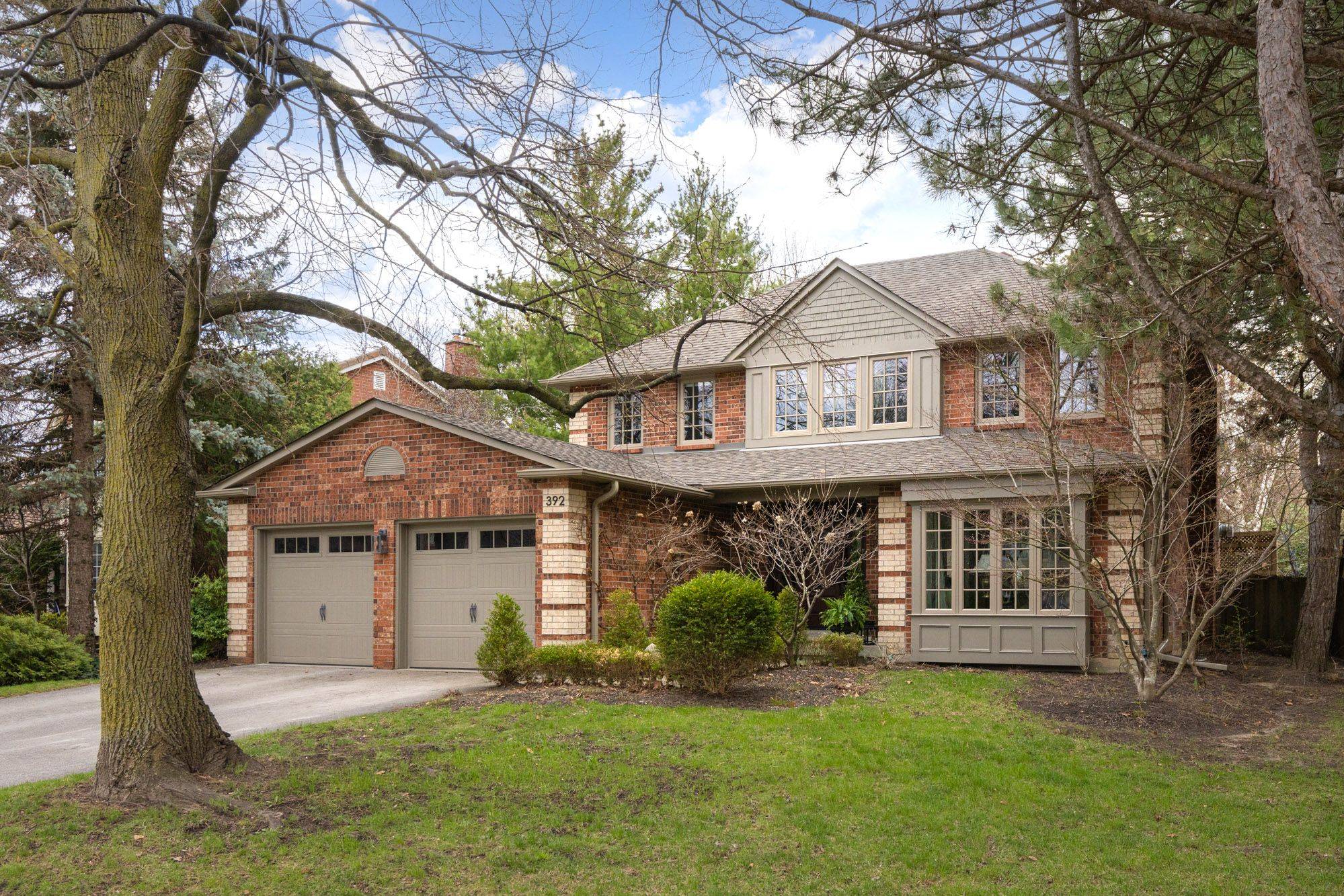 392 Aspen Forest DR, Oakville, ON L6J 6H5