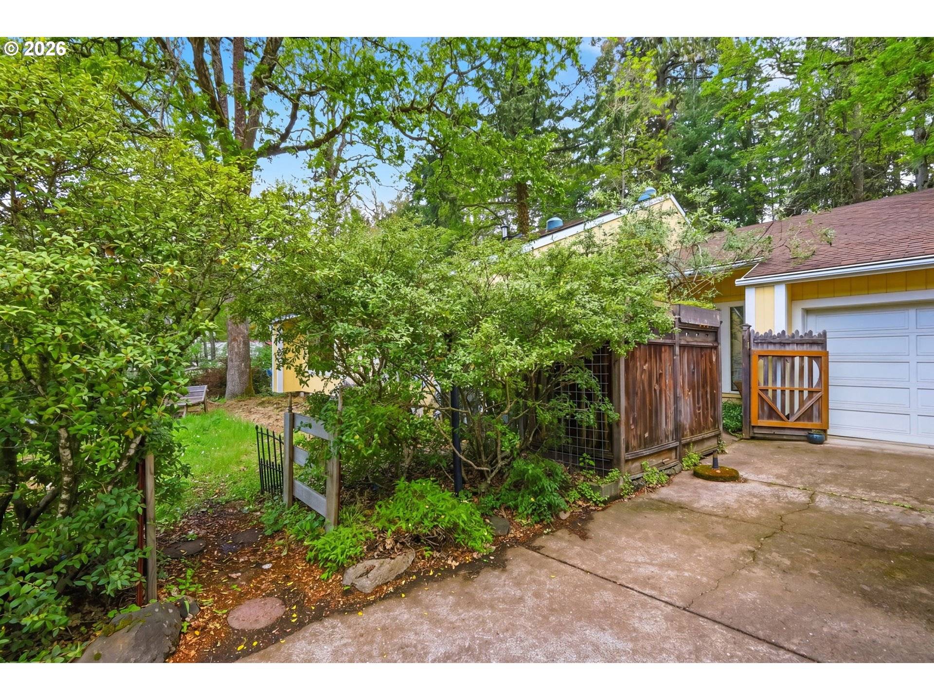 2983 TIMBERLINE DR, Eugene, OR 97405