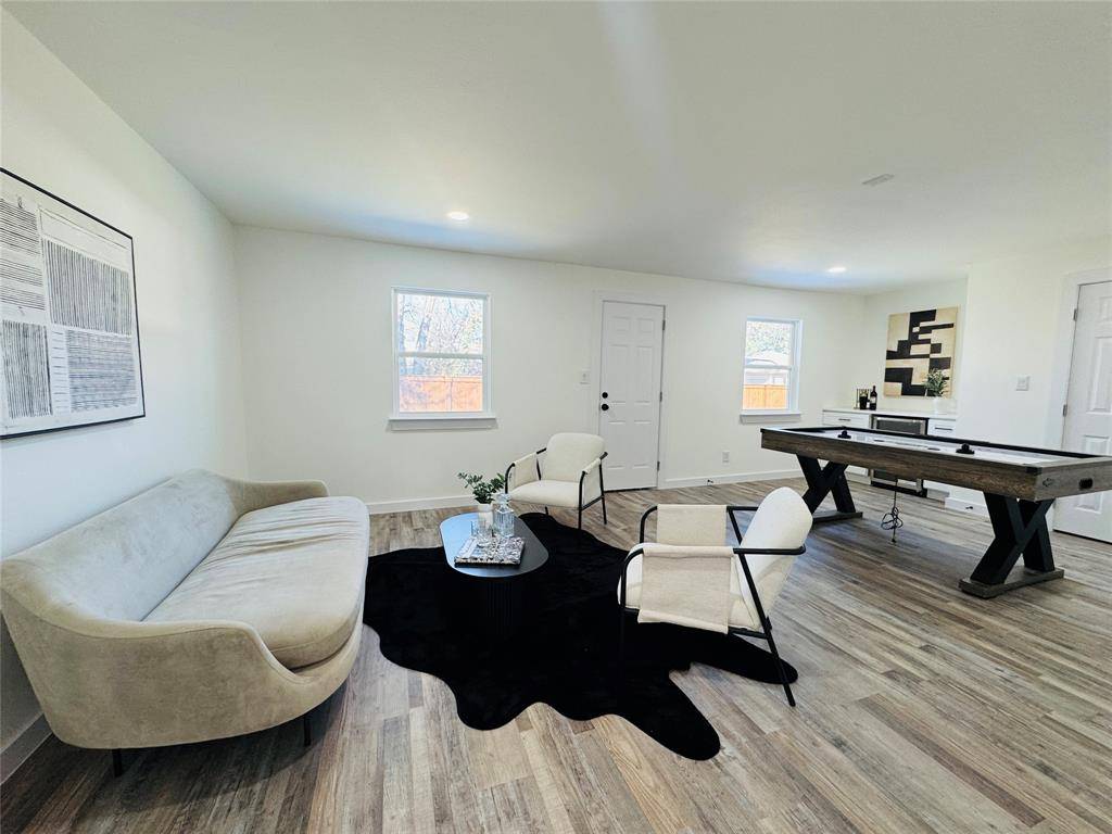 6329 E Lovers Lane, Dallas, TX 75214