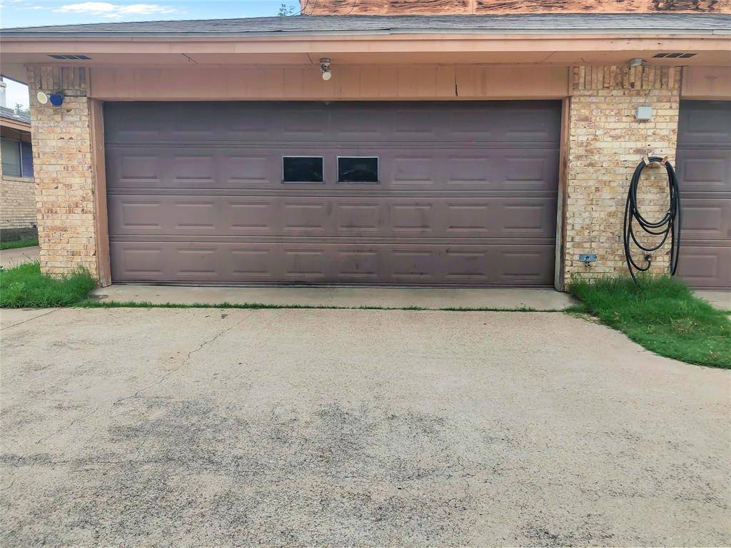 2410 Woodoak Court, Irving, TX 75060