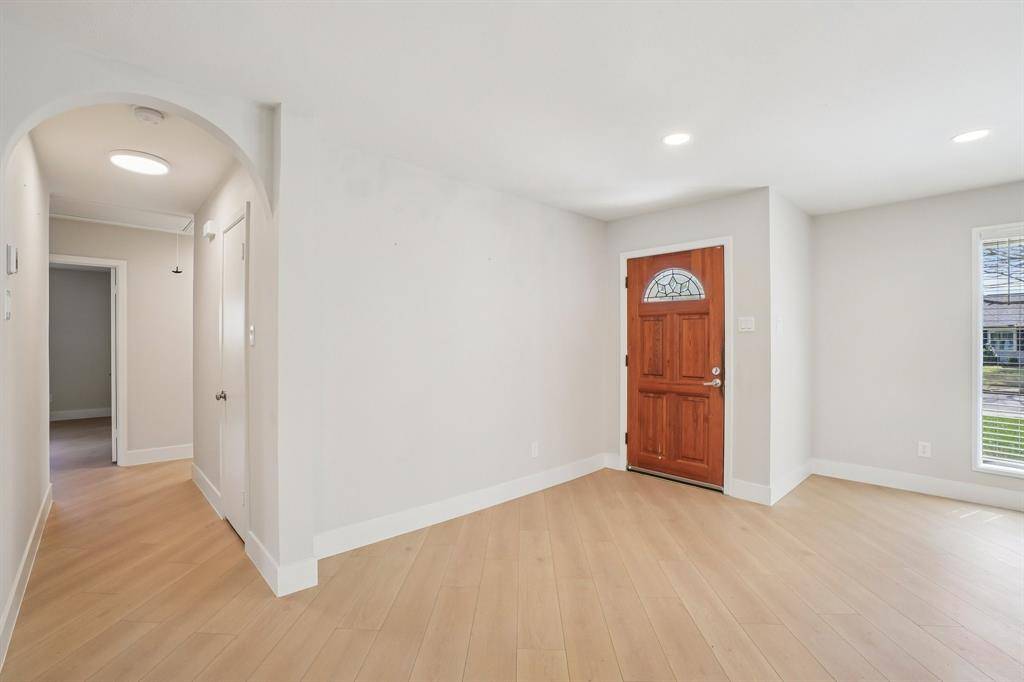 3237 Timberview Road, Dallas, TX 75229