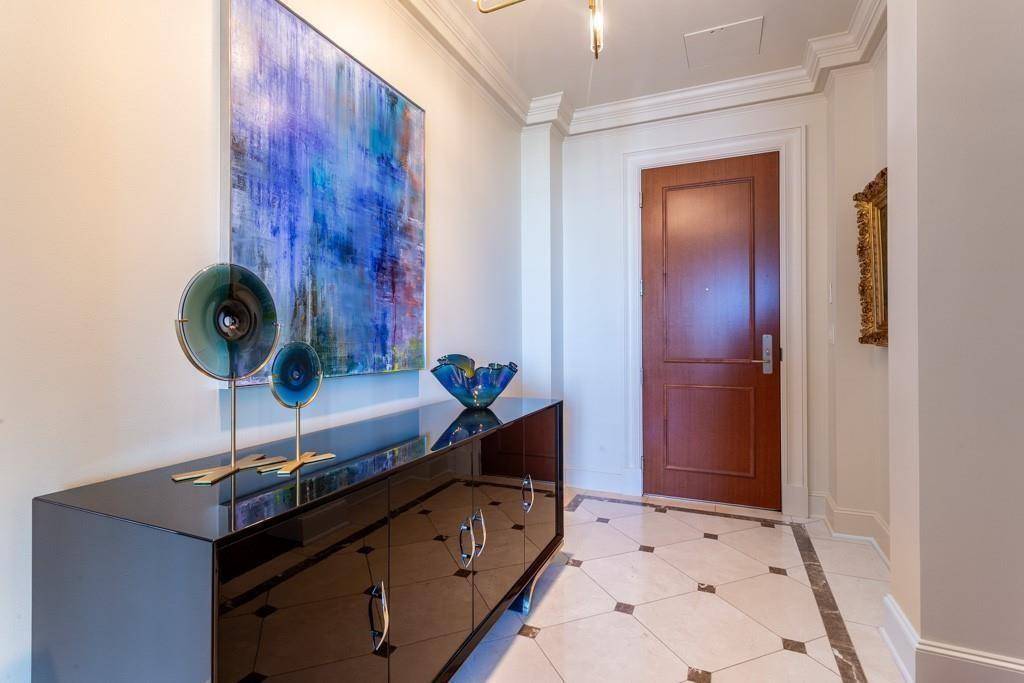 2525 N PEARL Street #1201, Dallas, TX 75201