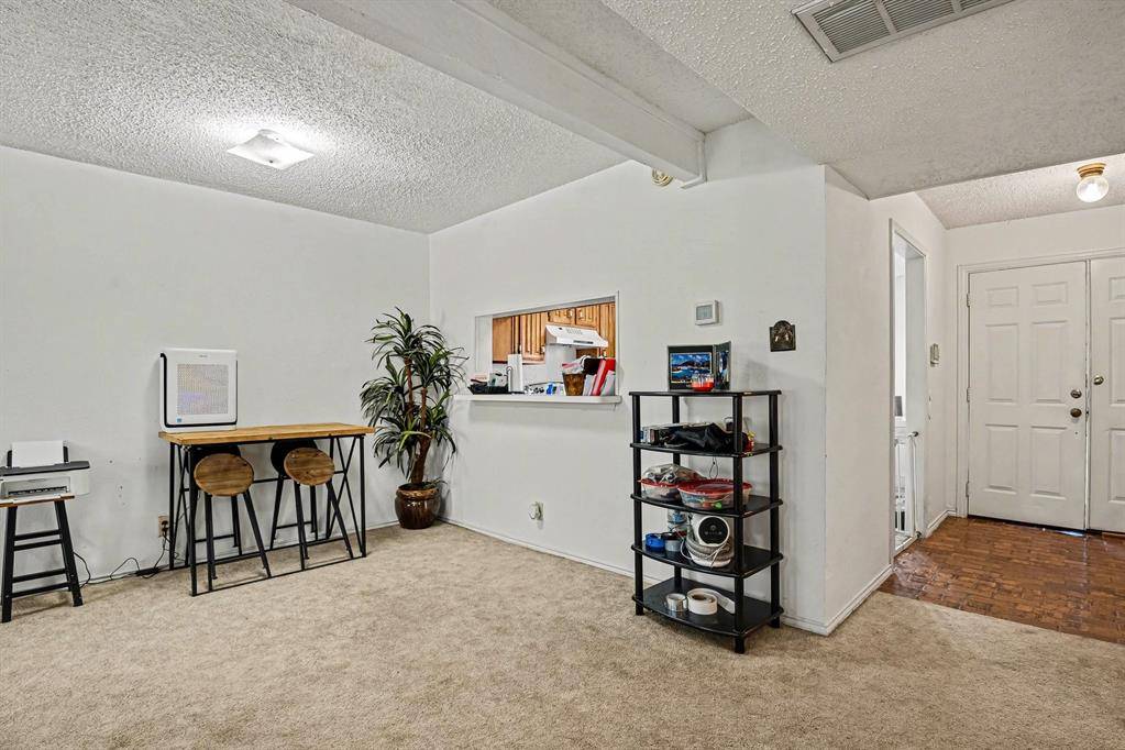 237 Shady Lane Drive, Fort Worth, TX 76112