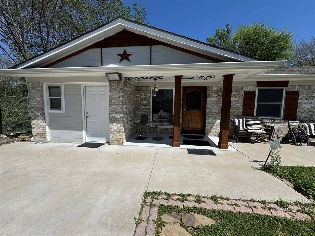 320 Pecan Street, Wilmer, TX 75172