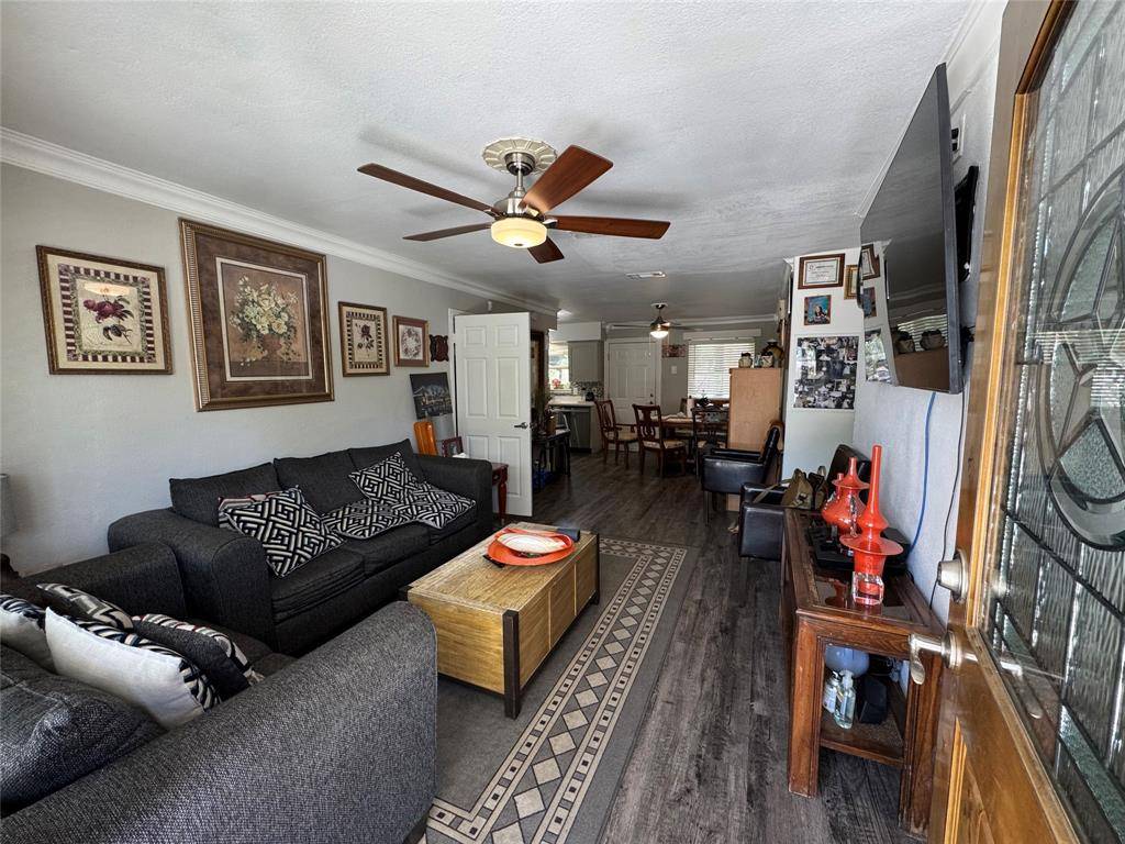 320 Pecan Street, Wilmer, TX 75172