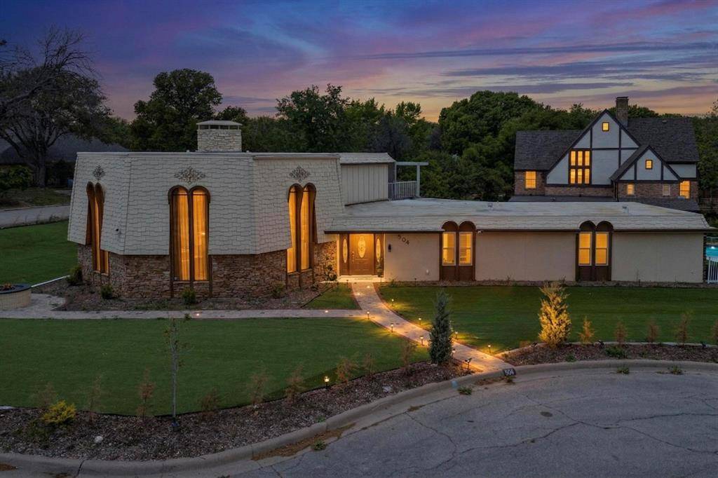 504 Cholla Court, Fort Worth, TX 76112