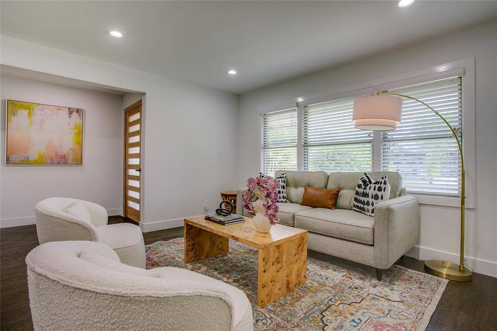 6207 Royal Lane, Dallas, TX 75230