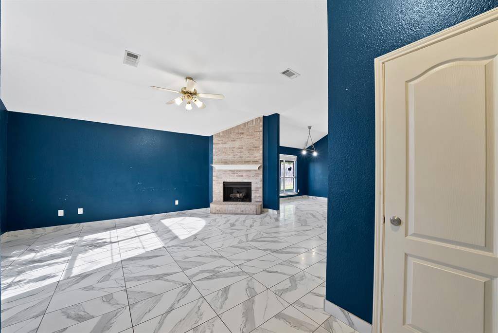 828 Windswept Drive, Cedar Hill, TX 75104