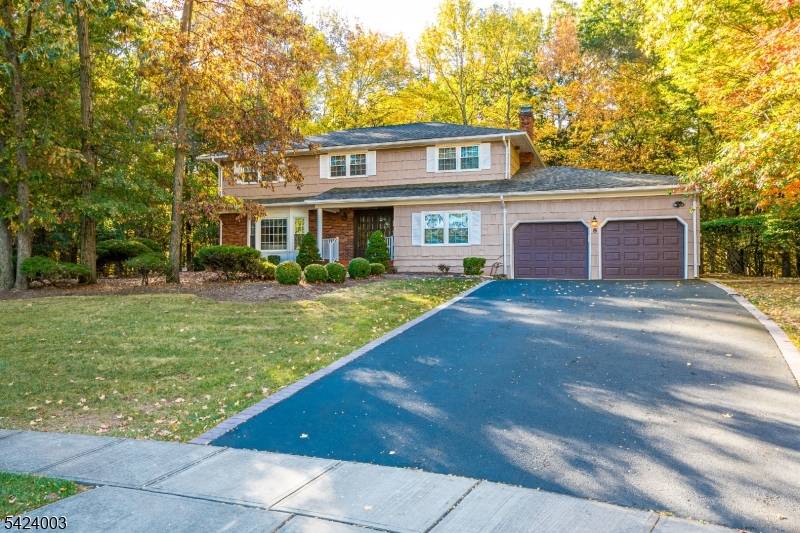 8 Woodmere Rd, North Brunswick Twp., NJ 08902