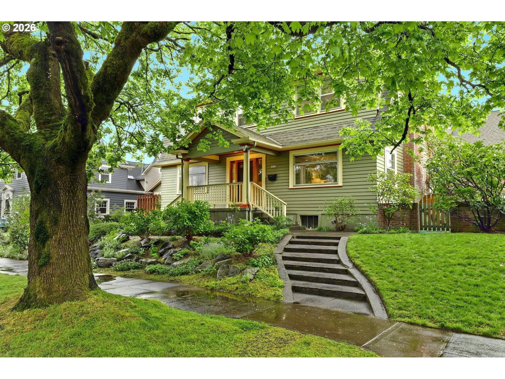 3829 NE 28TH AVE, Portland, OR 97212