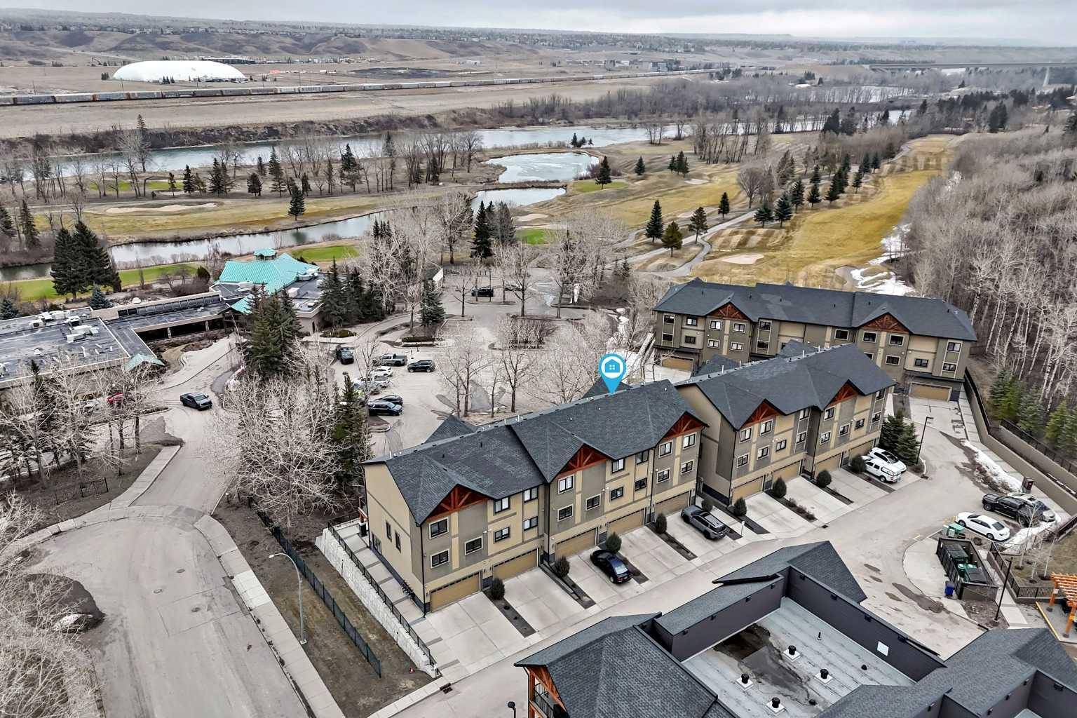 405 Valley Ridge MNR NW, Calgary, AB T3B 6C4