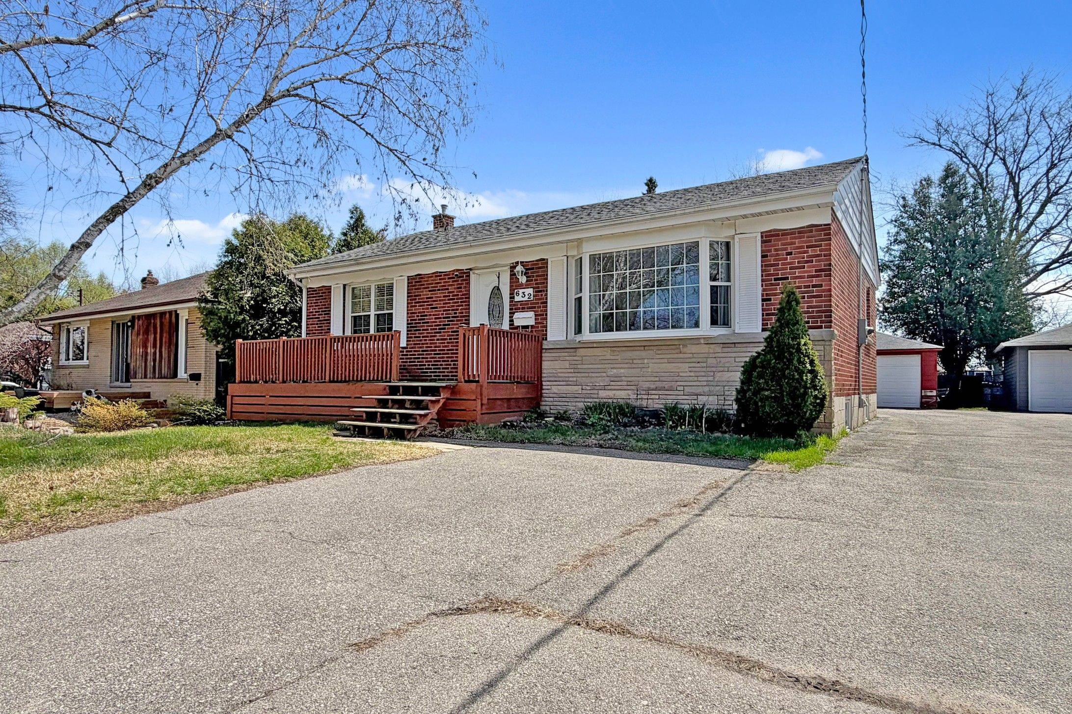 632 Inverness AVE, Burlington, ON L7T 3S8