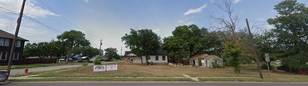 201 Rock Street, Bowie, TX 76230