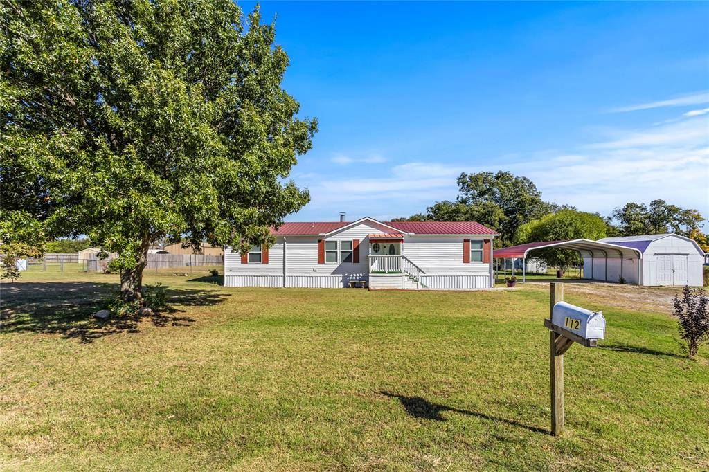 112 Pine Ridge Circle, Southmayd, TX 75092