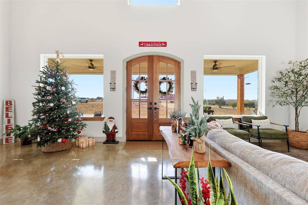 601 Hollow Drive, Lipan, TX 76462