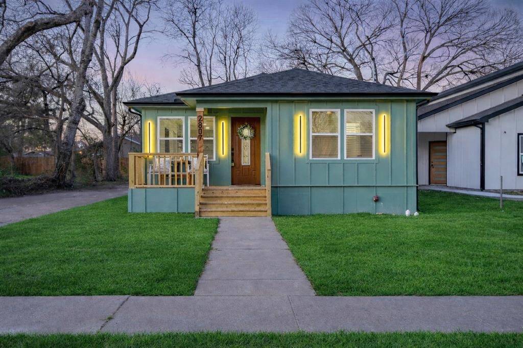 2807 Silkwood Street, Dallas, TX 75215