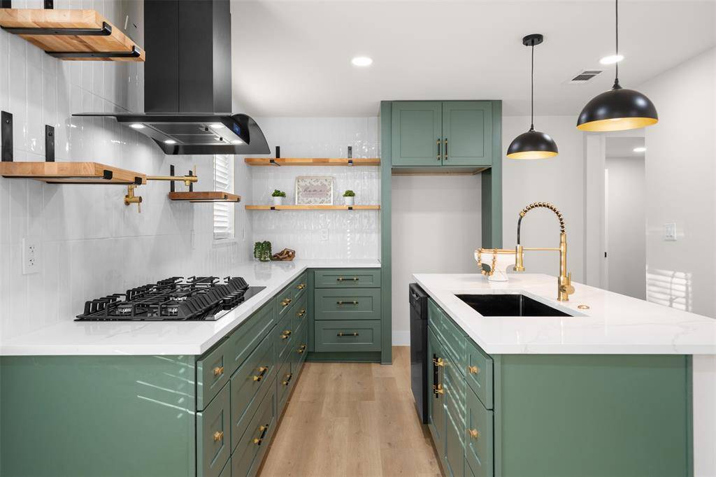 2807 Silkwood Street, Dallas, TX 75215