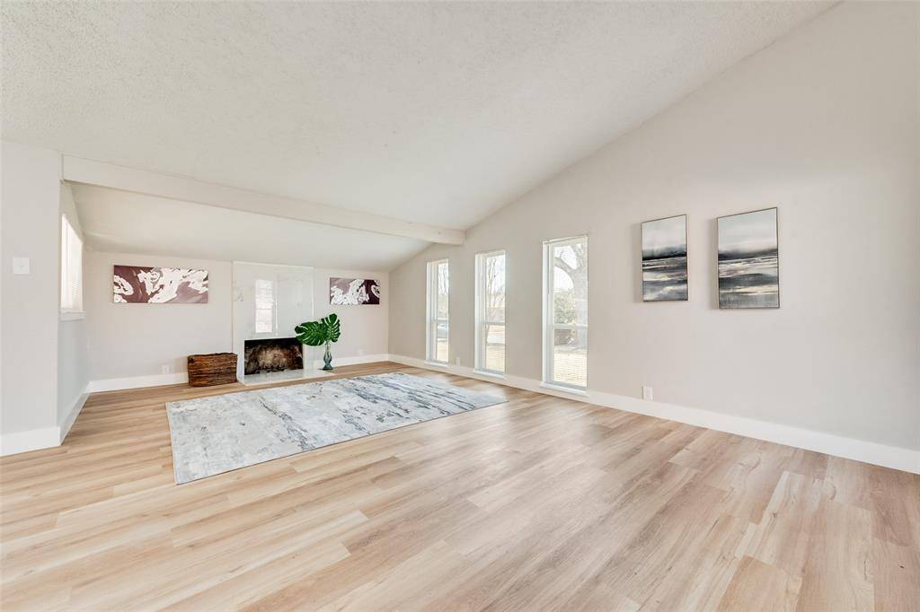 3422 Knoll Point Drive, Garland, TX 75043