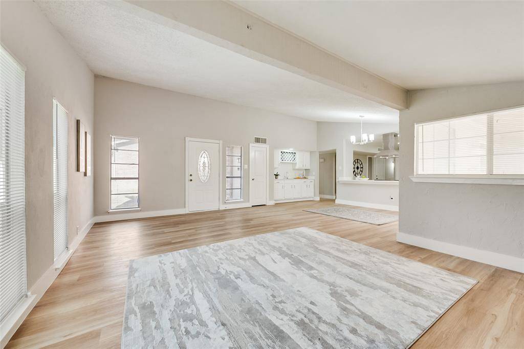 3422 Knoll Point Drive, Garland, TX 75043