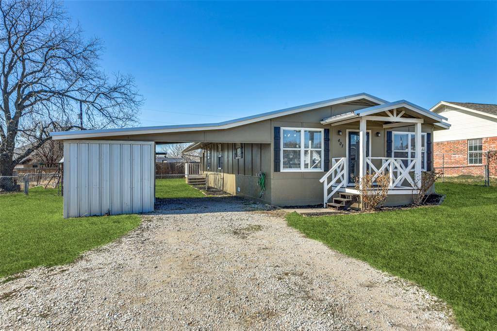 401 Ashwood Street, Azle, TX 76020