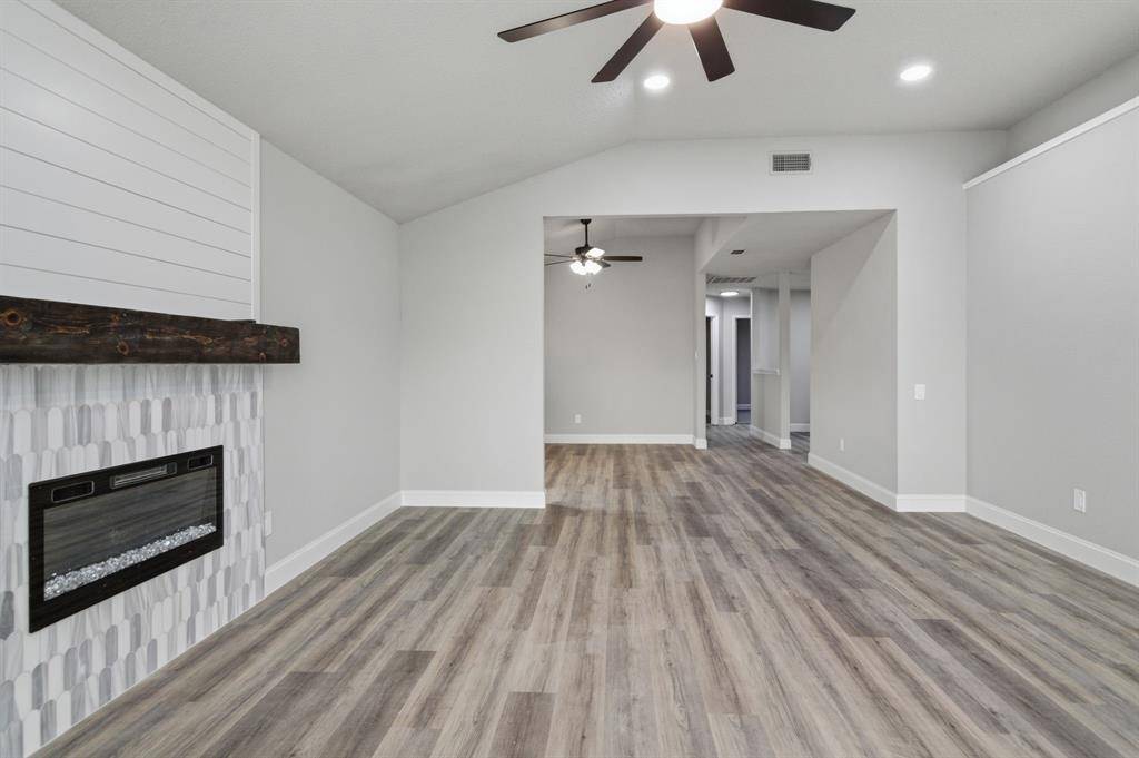 8105 Spruce Valley Drive, Fort Worth, TX 76137