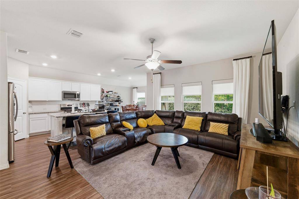 9201 Acre Meadows Lane, Arlington, TX 76002