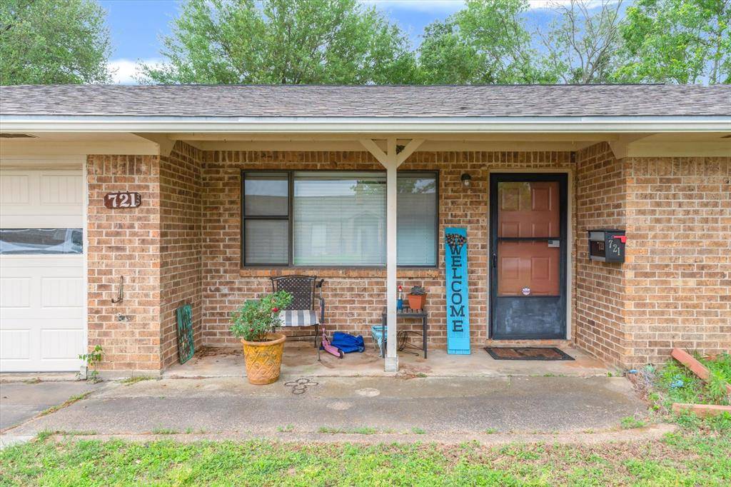 721 Water Crest Circle, Canton, TX 75103