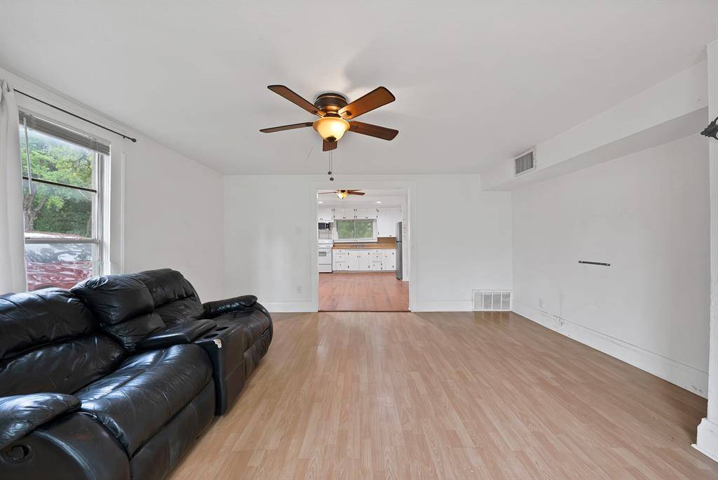 406 W Broad Street, Mansfield, TX 76063