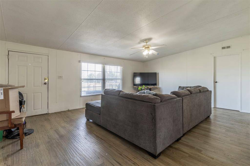 230 Private Road 4906, Haslet, TX 76052