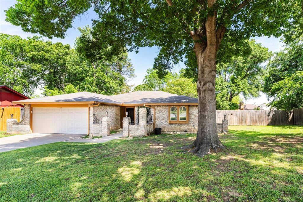 2303 Hazelwood Court, Arlington, TX 76015