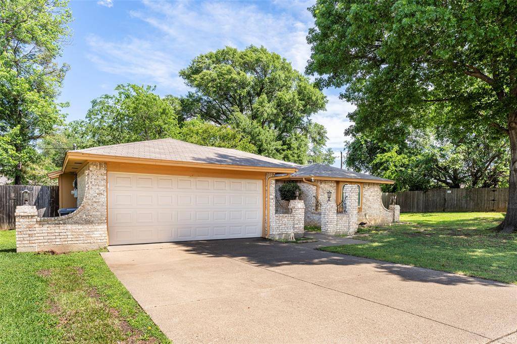 2303 Hazelwood Court, Arlington, TX 76015