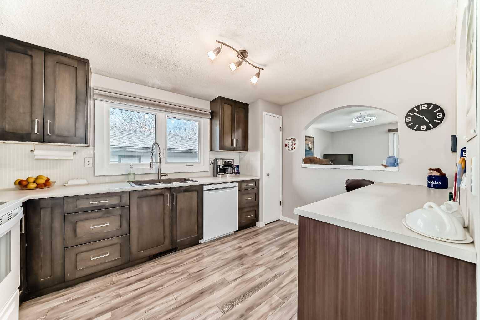 524 23 AVE NE, Calgary, AB T2E 1W2