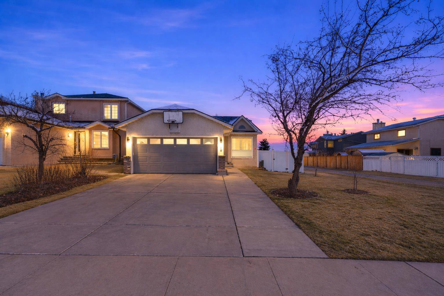 20 Applewood WAY SE, Calgary, AB T2A 7M8