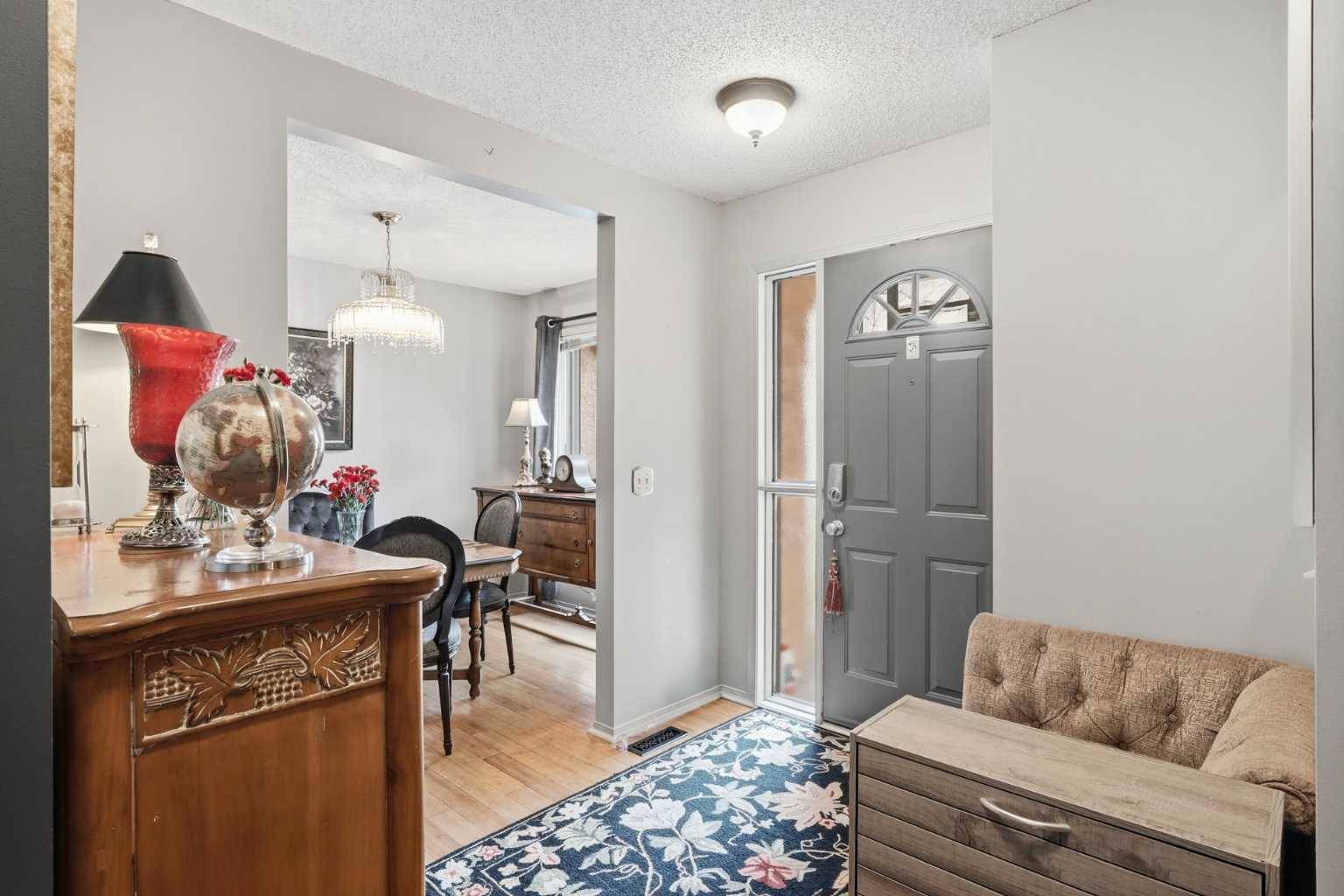 5810 Patina DR SW #53, Calgary, AB T3H 2Y6