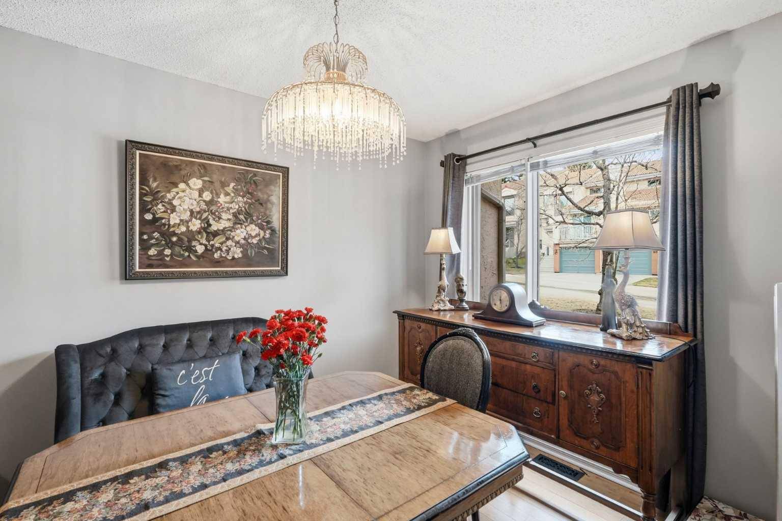 5810 Patina DR SW #53, Calgary, AB T3H 2Y6