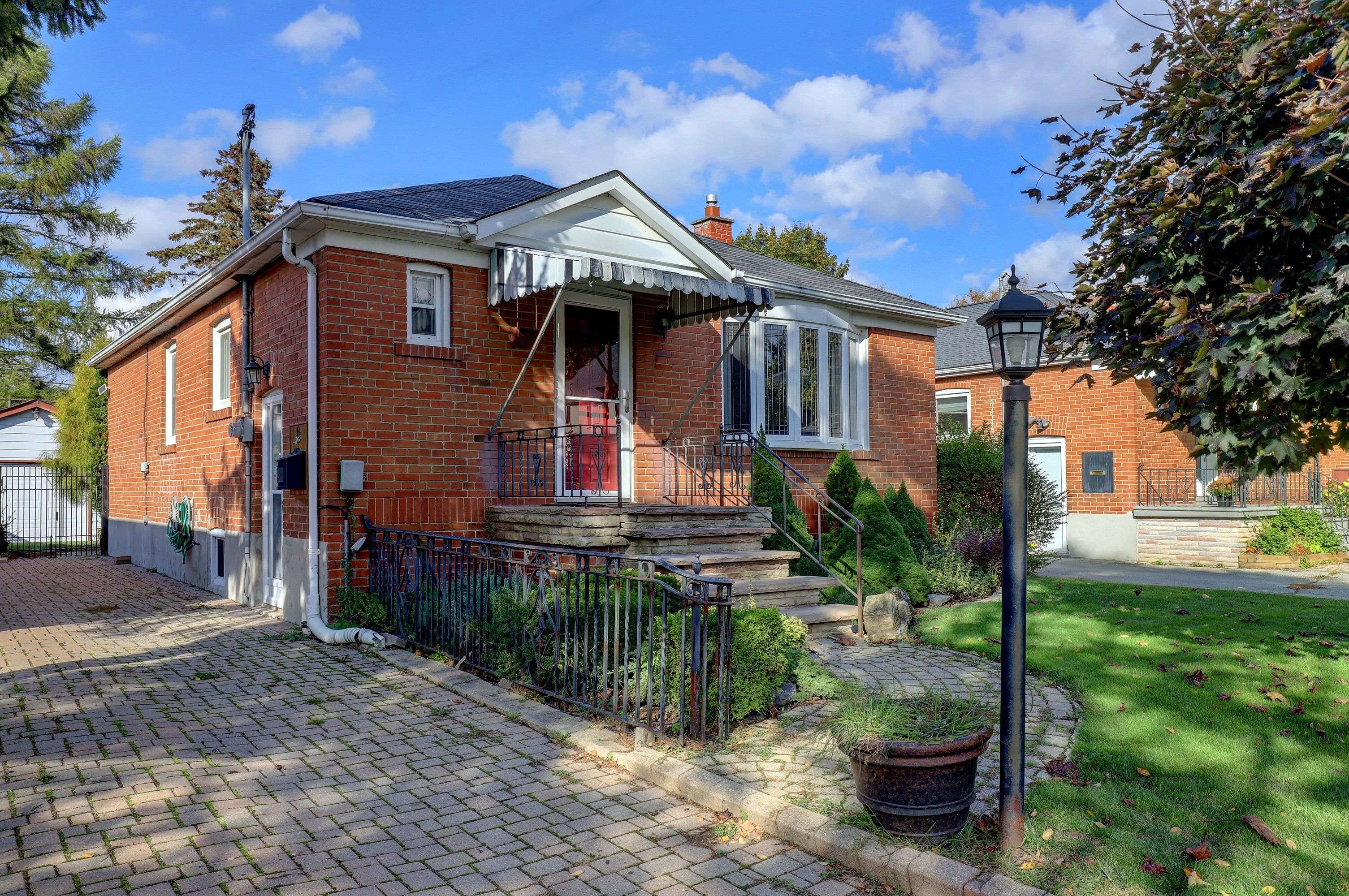56 Cynthia RD, Toronto W03, ON M6N 2P9