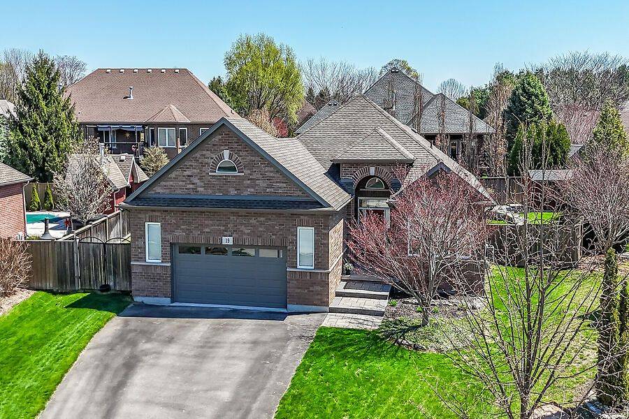 19 Lampman DR, Pelham, ON L0S 1C0