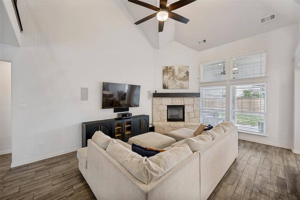 808 Violet Way, Celina, TX 75009