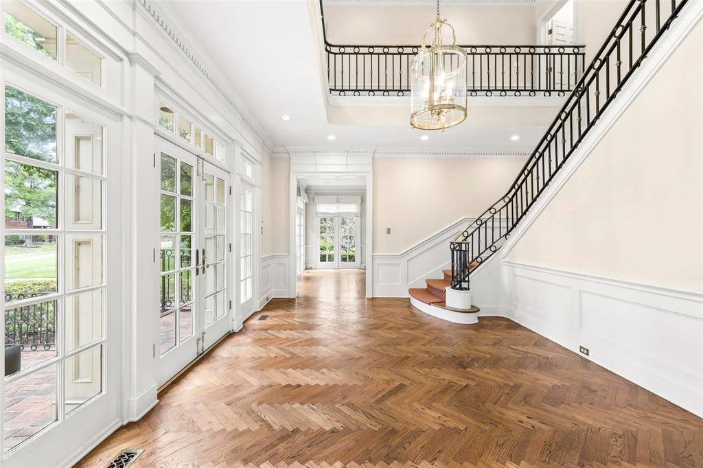 3000 Shadow Drive W, Arlington, TX 76006