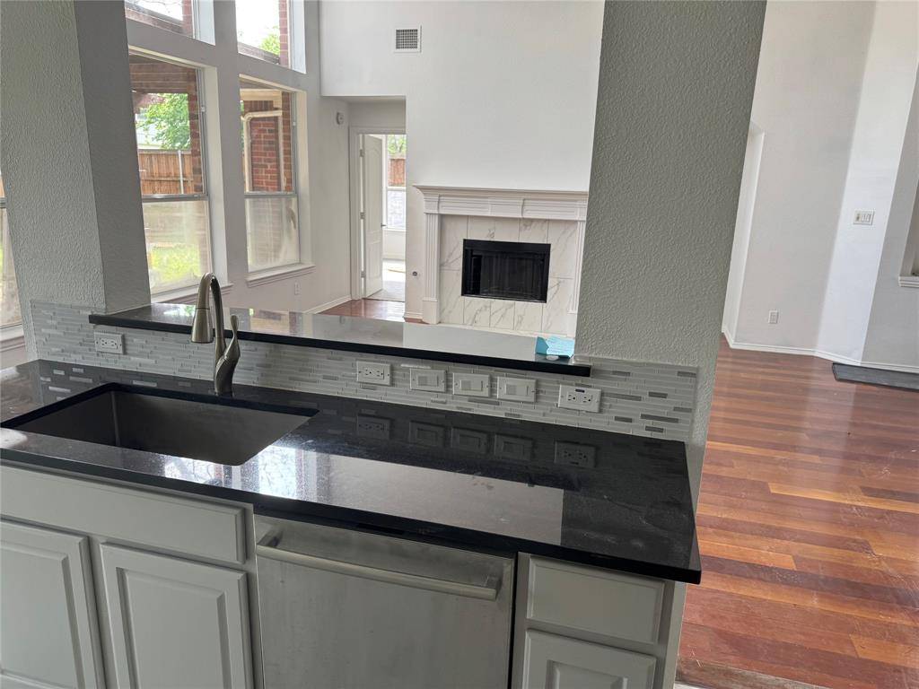 2105 Woodview Drive, Flower Mound, TX 75028