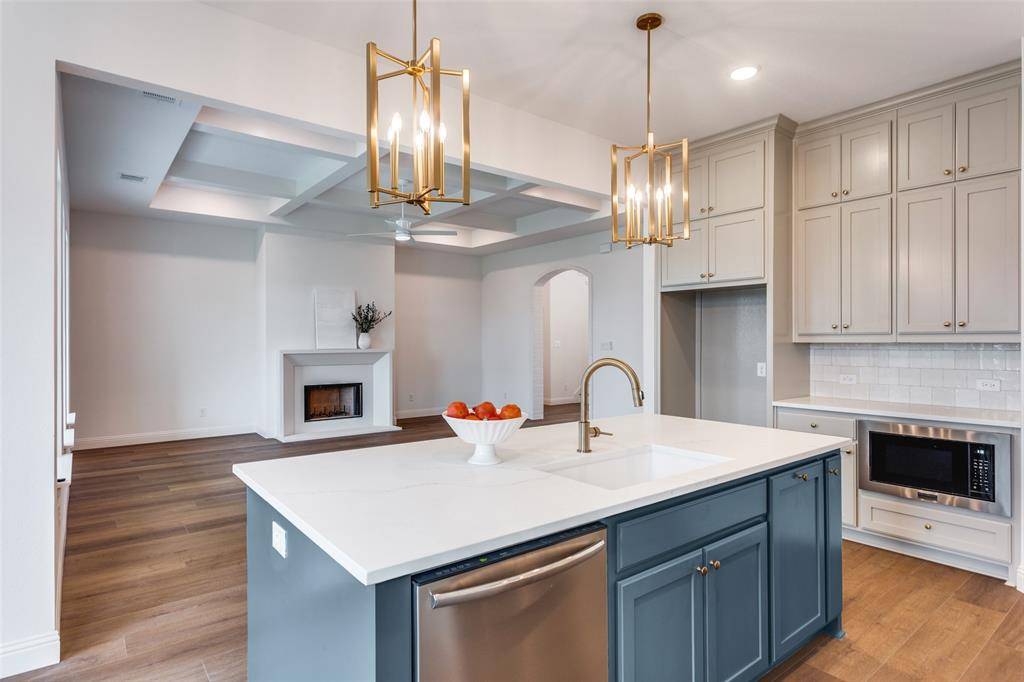 913 Triple Crown Court, Willow Park, TX 76087