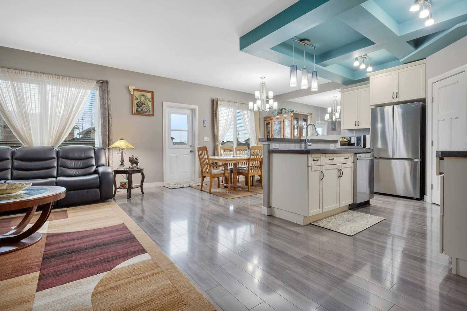 360 Kingston DR, Red Deer, AB T4P 0H2