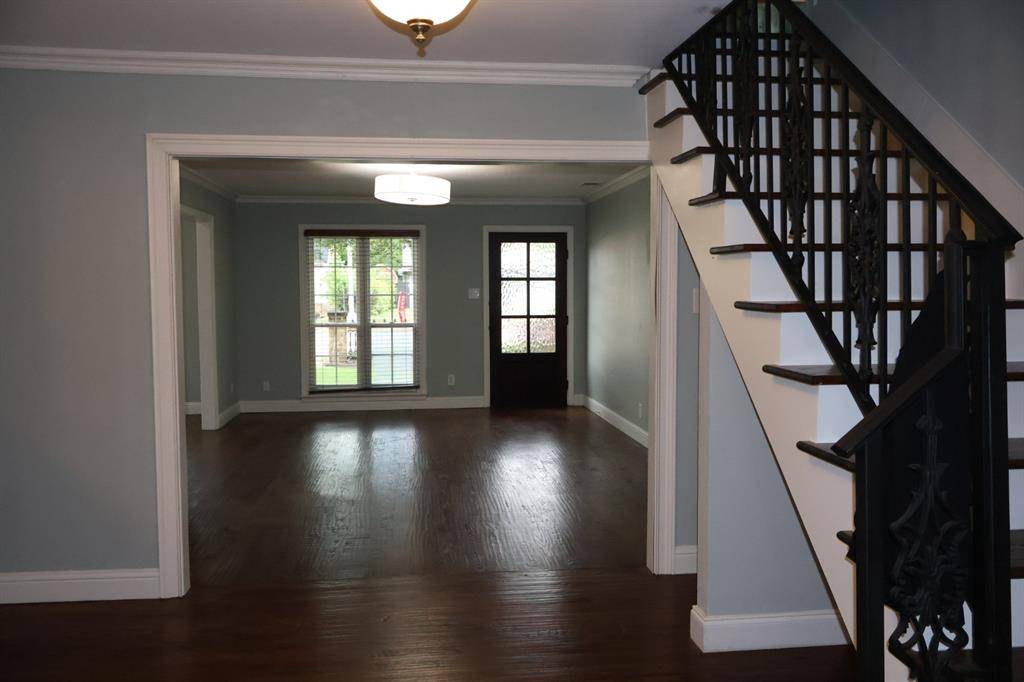 4902 W Mockingbird Lane, Dallas, TX 75209