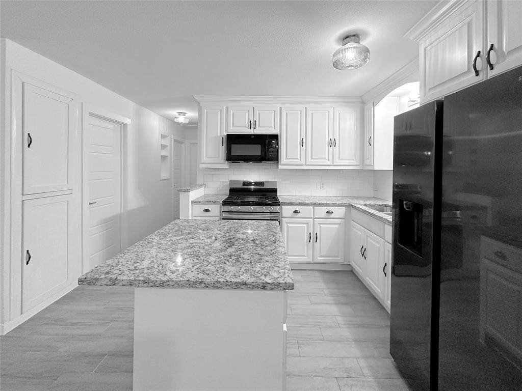 706 Carter Drive, Arlington, TX 76010