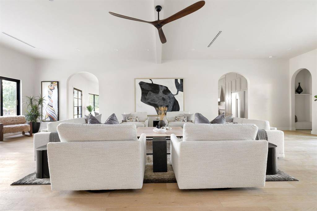 5525 Charlestown Drive, Dallas, TX 75230