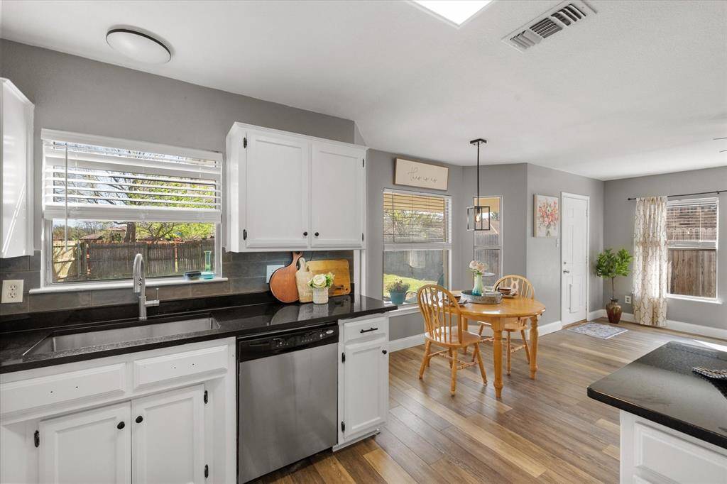 2700 Yorkfield Court, Arlington, TX 76001