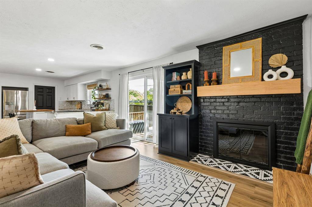 13936 Charcoal Lane, Farmers Branch, TX 75234