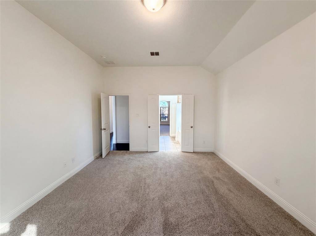 3717 Dutch Iris Lane, Forest Hill, TX 76140