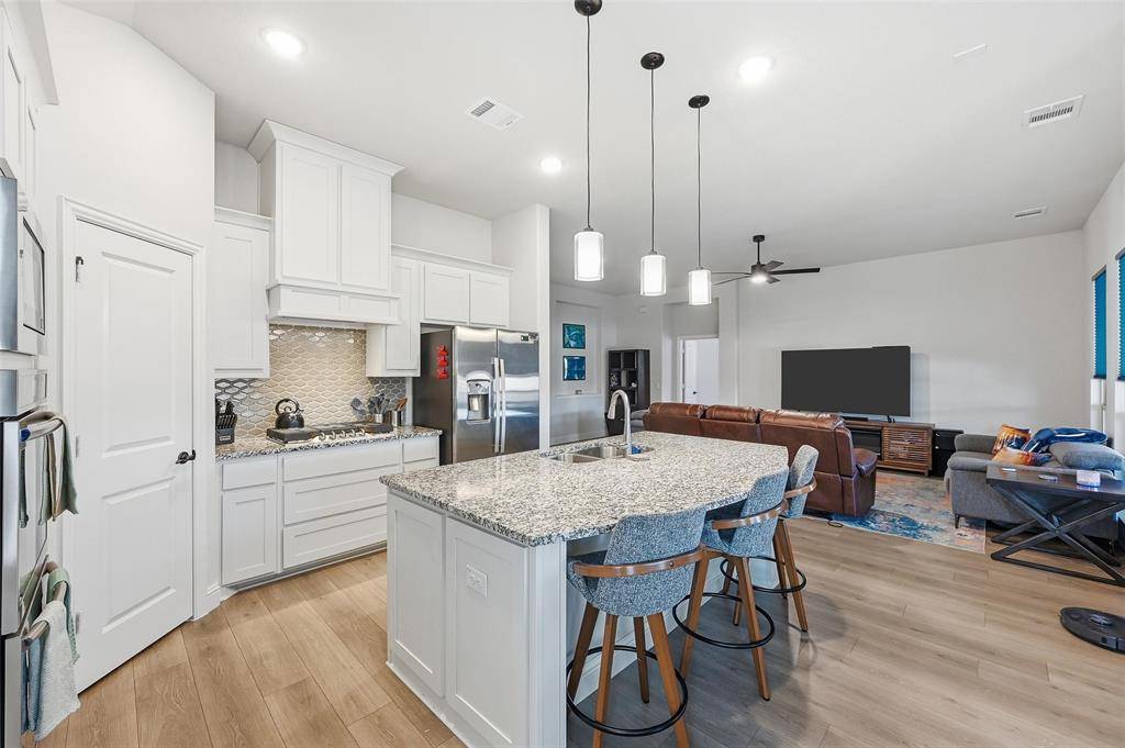 129 Fireberry Drive, Glenn Heights, TX 75154